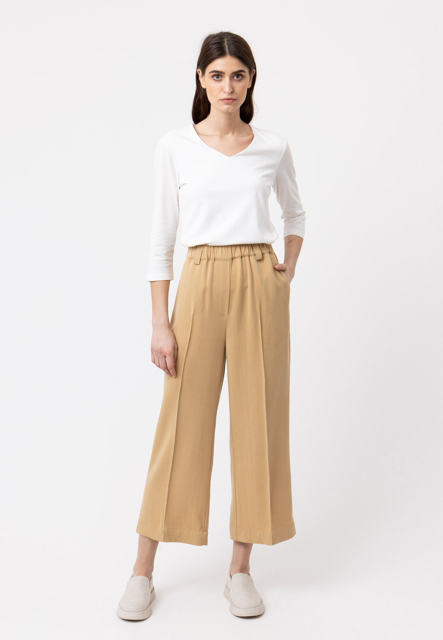 V-Neck Shirt, Modell Mara