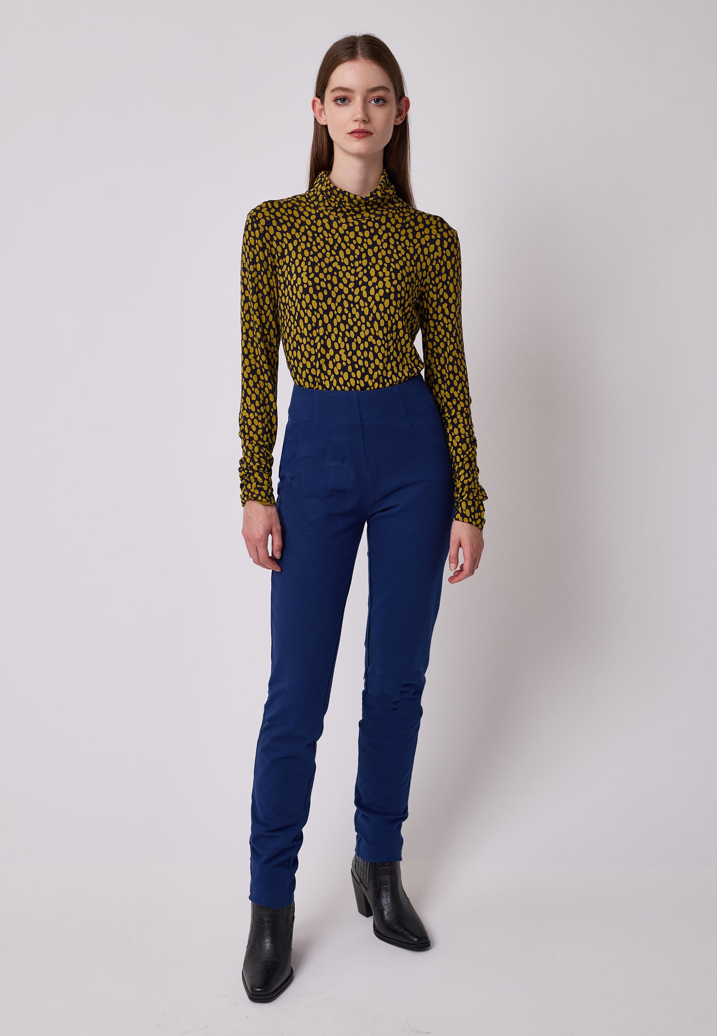 Hose, Modell Nola