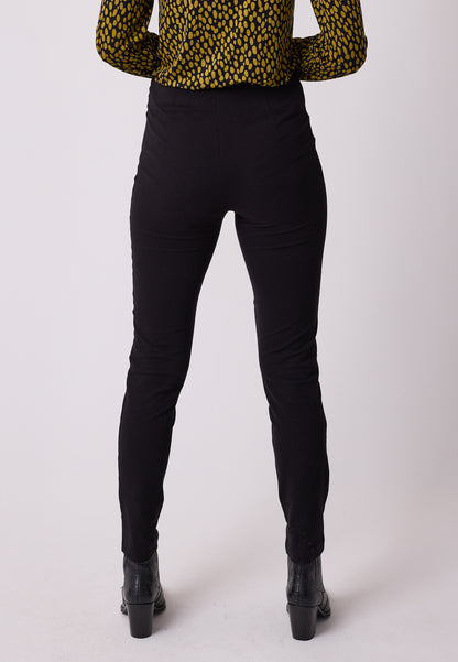 Hose, Modell Nola
