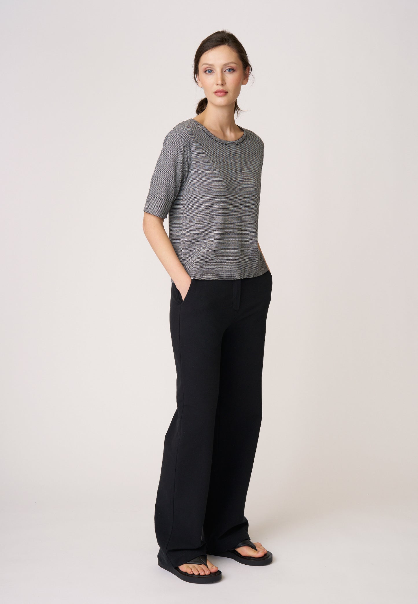 Sweater, model Nicole