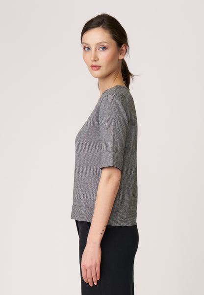 Sweater, model Nicole