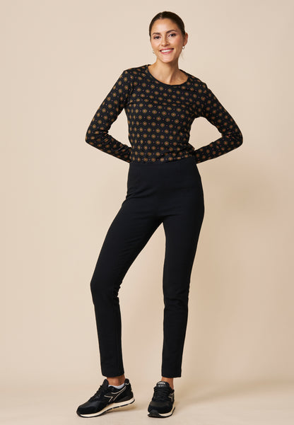 Hose, Modell Nola