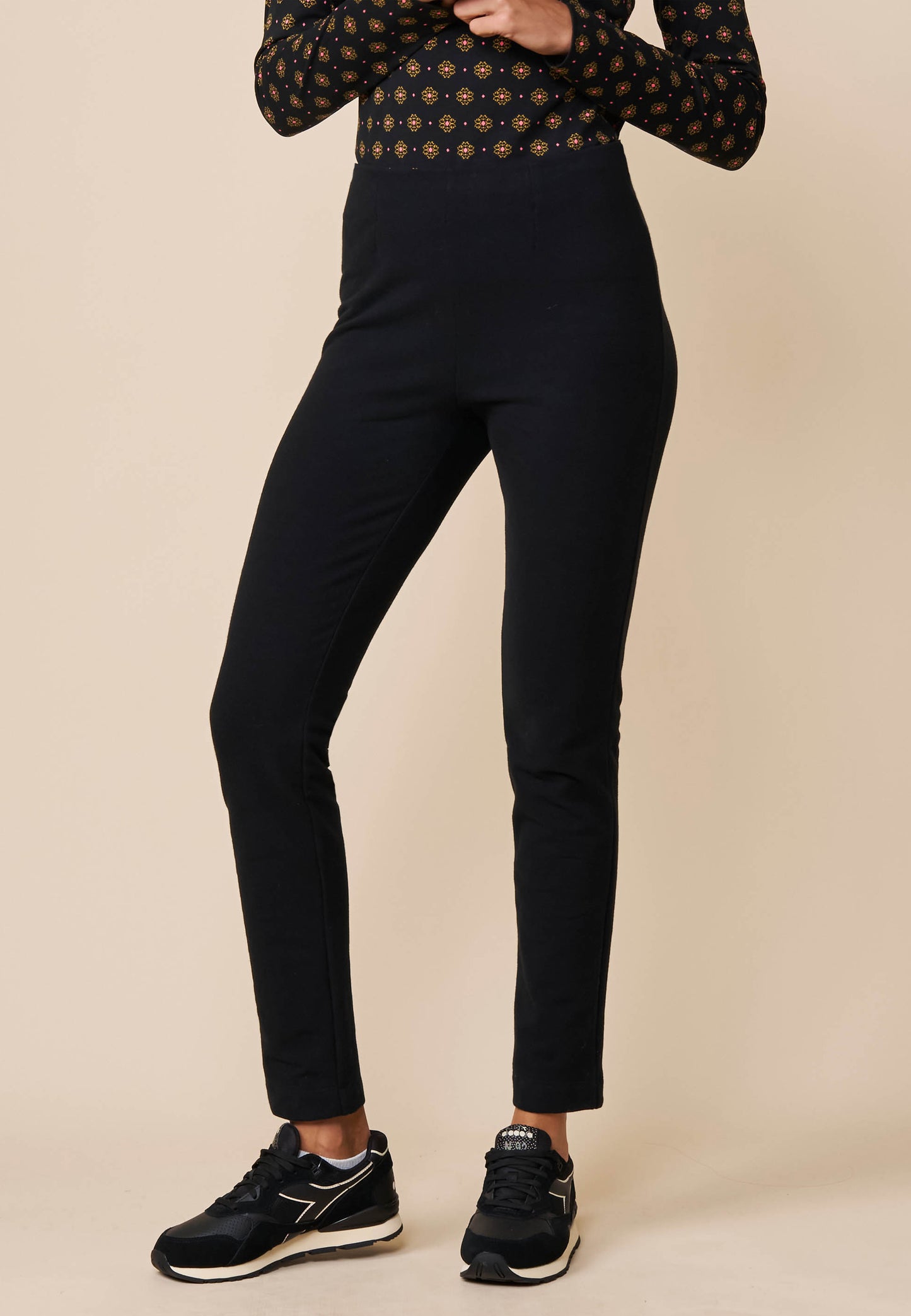 Hose, Modell Nola