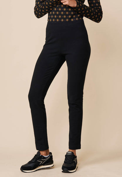 Hose, Modell Nola