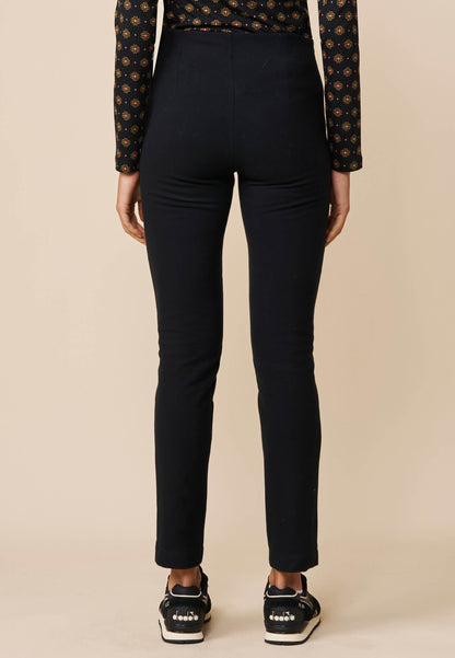 Hose, Modell Nola