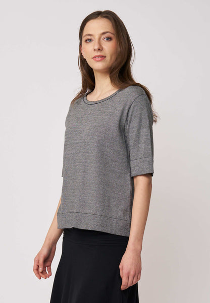 Pulli, Modell Nicole in dezentem Grau mit halblangen Ärmeln und lockerem Schnitt für ein lässiges Wohlfühloutfit