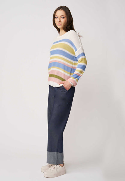 Pulli, Modell Gloria mit buntem Streifenmuster in Pastelltönen und lockerem Schnitt für einen modernen, entspannten Look