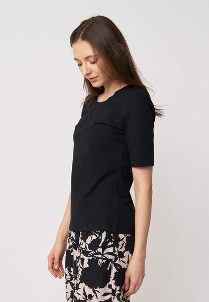 Shirt, Modell Vinnie in elegantem Schwarz mit halblangen Ärmeln und schmaler Passform aus weichem Material