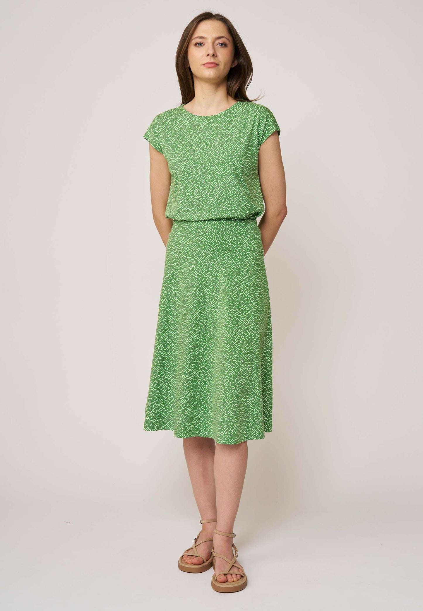 Rock, Modell Mila in frischem Grün mit zartem Muster und fließendem Schnitt für einen leichten Sommerlook