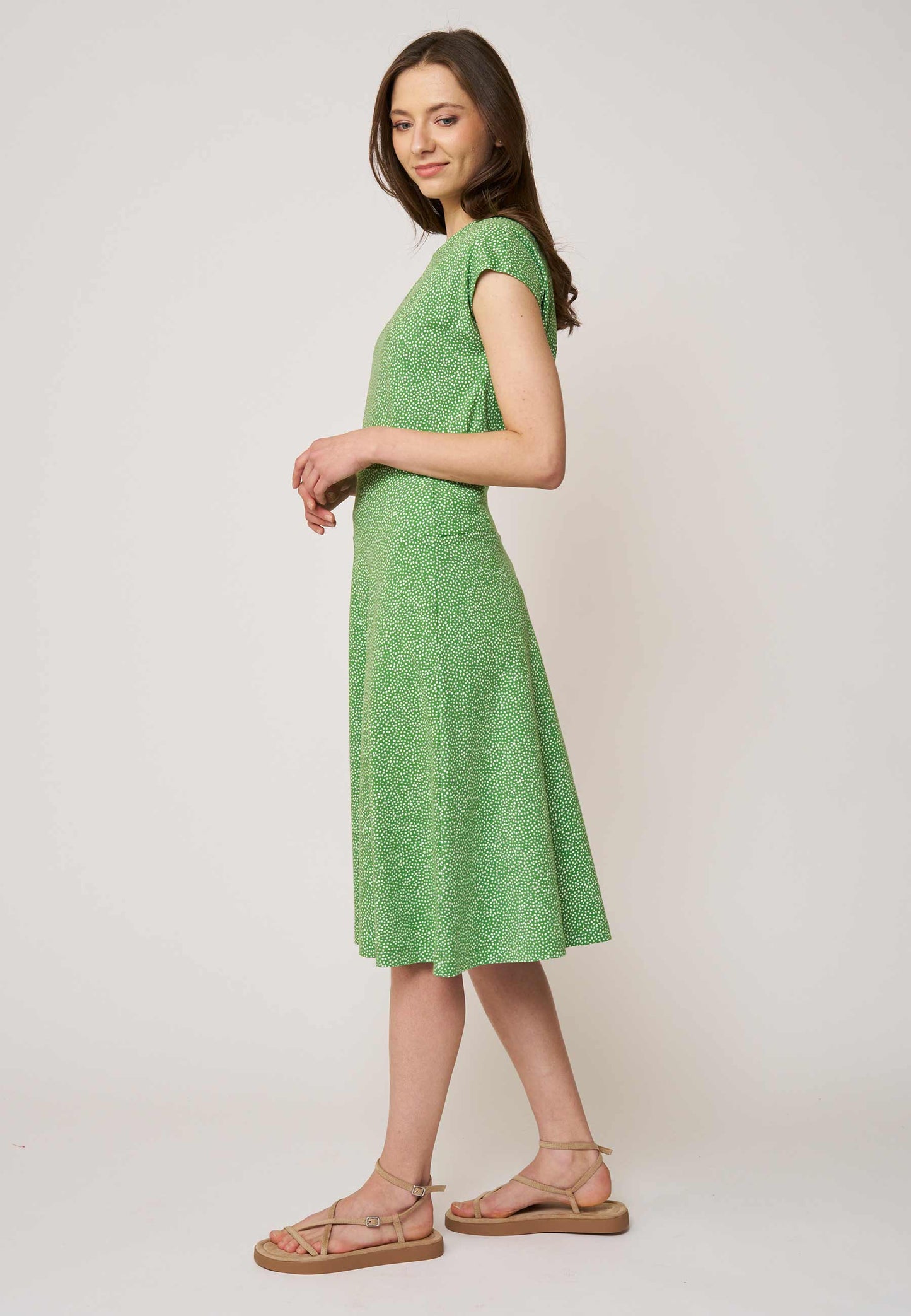 Rock, Modell Mila in zartem Grün mit feinem Muster und schmeichelndem, leicht ausgestelltem Midi-Schnitt für elegante Leichtigkeit