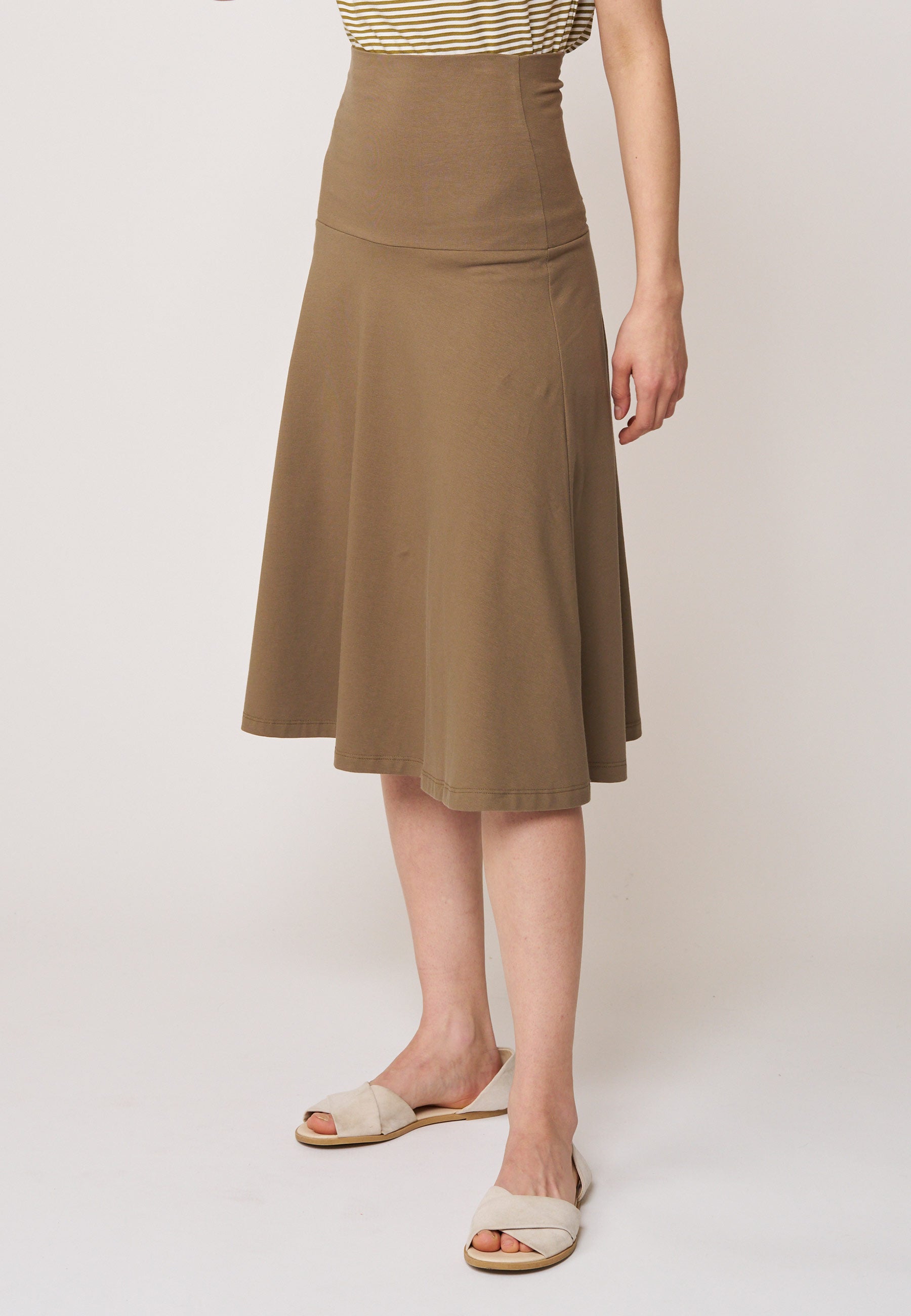 Rock, Modell Doreen in warmem Braun mit ausgestelltem Schnitt und hohem Bund für einen eleganten und legeren Stil