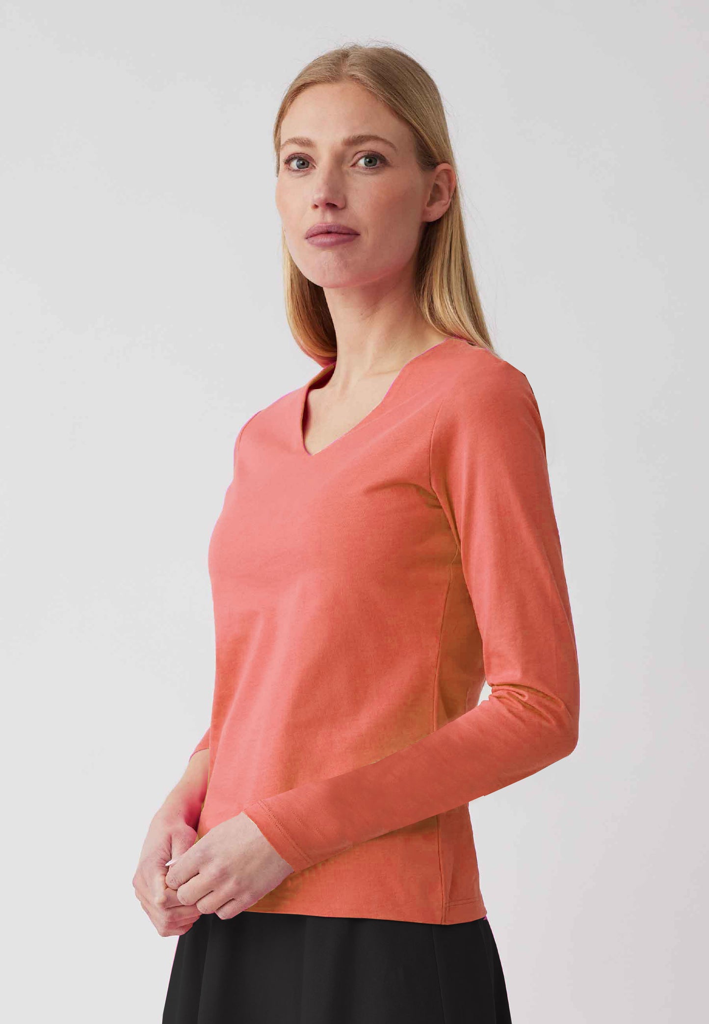 V-Neck Shirt, Modell Mara